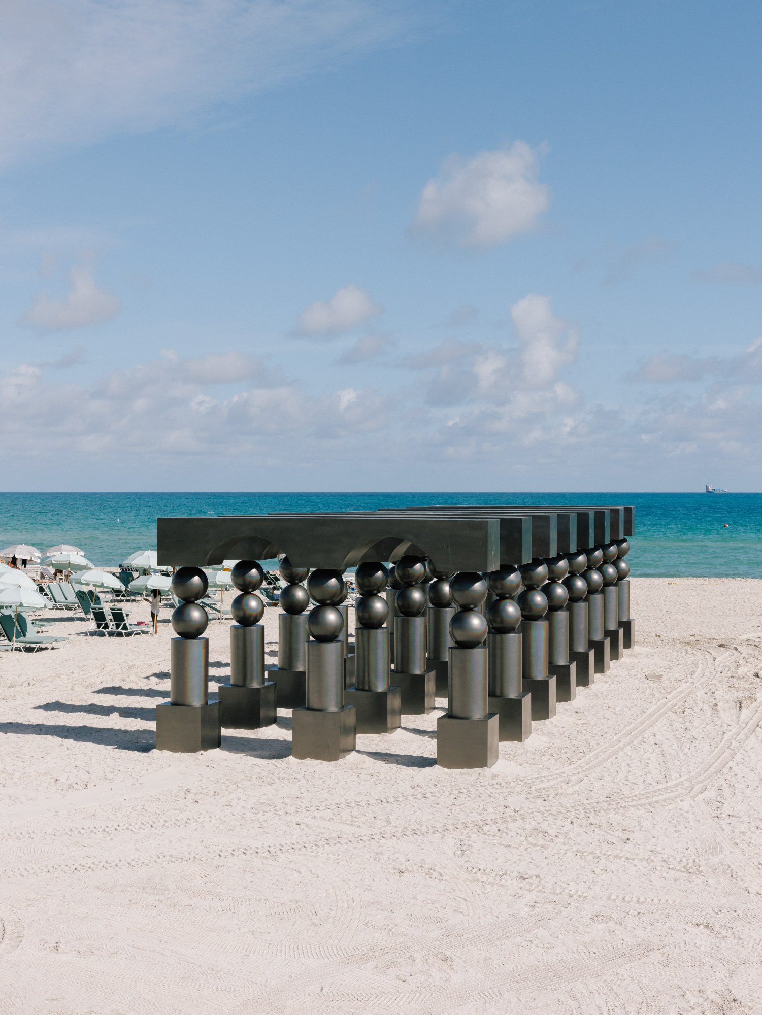 The Observer Effect, public art by Pilar Zeta, monumental portals in fiberglass and stainless steel, Miami Beach, 2025