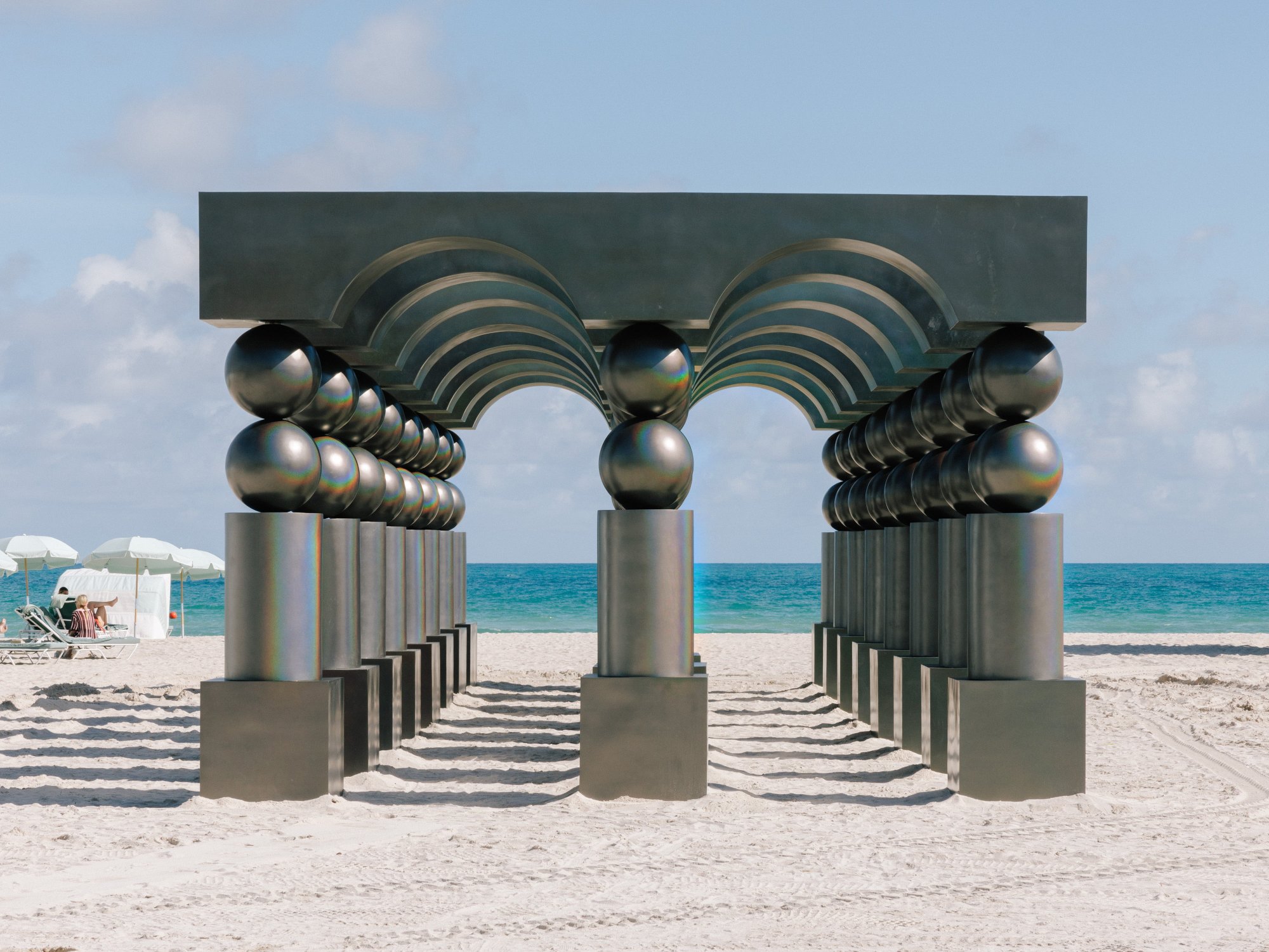 The Observer Effect, public art by Pilar Zeta, monumental portals in fiberglass and stainless steel, Miami Beach, 2025