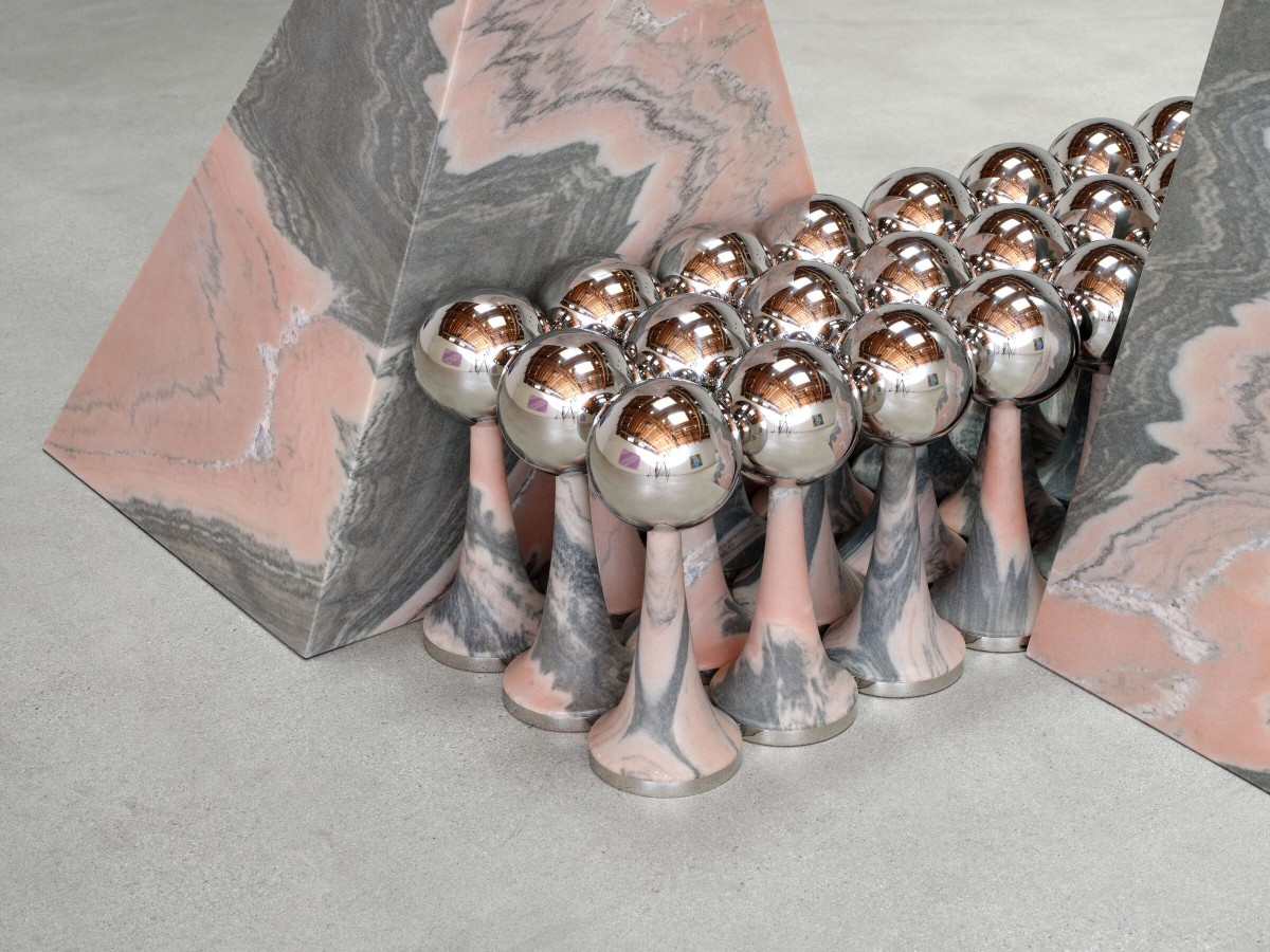 Telepathic Kiss Portal, art by Pilar Zeta, Summerlove Sensation, Perrotin Los Angeles, 2026
